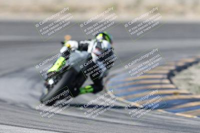media/Dec-01-2025-Moto Forza (Mon) [[2daa91e15f]]/1-Advanced Group/Session 2 Turn 11 Backside/